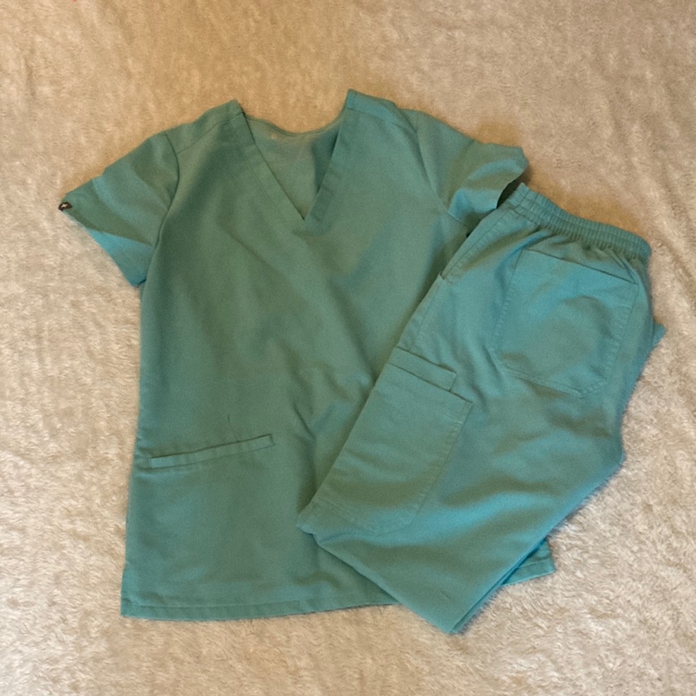 Figs scrub set